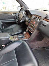 مكلف بالنشر مارسيدس موديل 98 خراطيم جاهزة محرك كير تبريد وصدر للبيع ال...