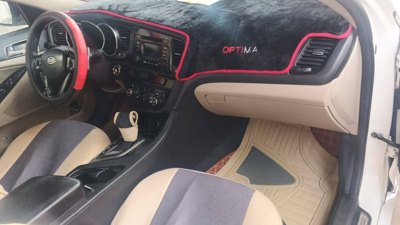 محرك 2400دوش محرك مفتوح شرط لا تنقيص ولا بخار.
تحكم تسيرين حساسات خلفيه 
كشن كهرباء. 
نضام ايكو. 
لايت زنون 
تبريد قطعتين ثلج 
علامة كية بلادي بالدوسات. 
بصمه +بصمه ابواب ضررها جاملغ امامي مباوك شوي ويا من البنيد التوحيد لون السيارة شرط بدون دواخل. والك الفحص. 
رقم بغداد باسمي رقم الجديد 
هزه جديدة.
مكاني خالدية 
السعرب122بيها مجال 
***********
