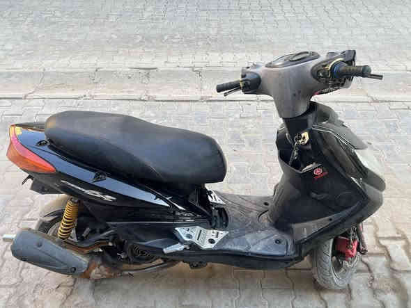 سكنس فحل رياضي مزوده  بيع او مراوس حسب القناعه ‼️( نزلتها حاويه مزوده يعني الدراجه ممفتوحه ) مكينه تزويدها كامل روله وبوشه وبستم وكور tt marc دبلات رياضي صدر امامي رياضي صالنصه رياضي ستاند رياضي  كلجات وقايش رياضي ‼️الدراجه لا تنقيص ولا تبخير ولا نضوح بكل وكت نكره وعله شرط شلعه ومعدل  🌹 واسف عل اطاله   وبي واتساب السعر عل خااص ***********
