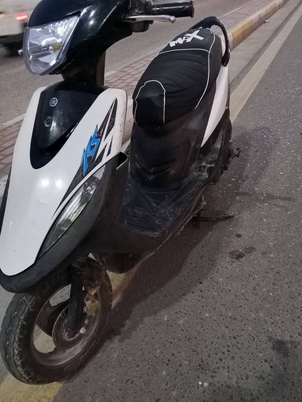 السلام عليكم دراجه ماكس عدله للبيع ما مفتوحه بوشه 49 ختم واحد دراجه جديده سلف هندر كهرباء يا شغاله سعر 600 وبيها مجال قليل حق الجيه مكاني كربلاء ***********
