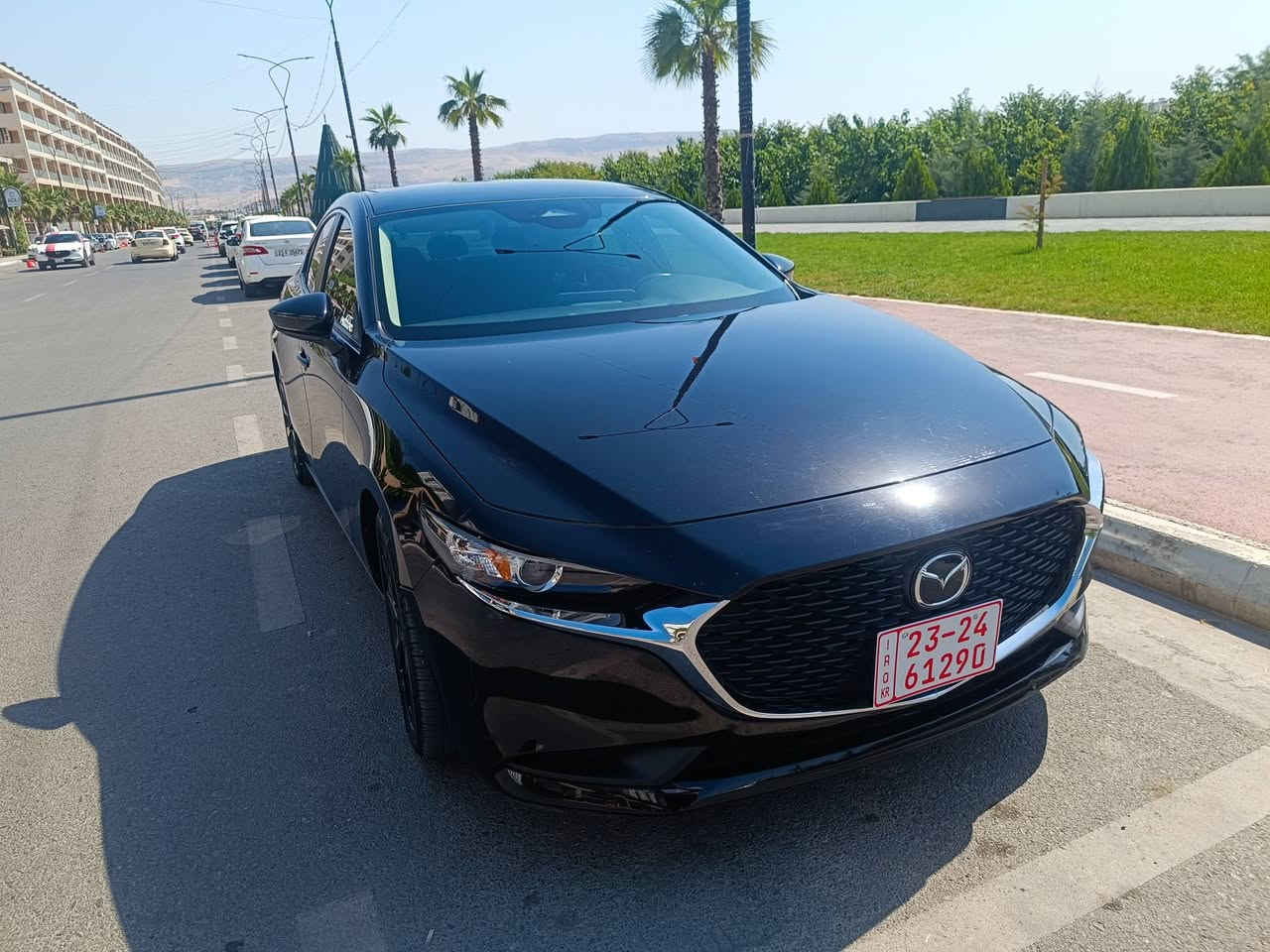 سليكت سپورت
بسمه 
بريك بسمه 
ده رگاى بسمه
كوشن جلد
كاميرا 
شاشه
خه تى جاده
رادار پيشه وه 
       لاكان
        دواوه
لايت زينون
وويل 18
ته نها 17000 روشتوه
ئيرباگى نه ته قيوه
ده عامى پيشى گوراوه به بيلادى بي بوباخه

***********
