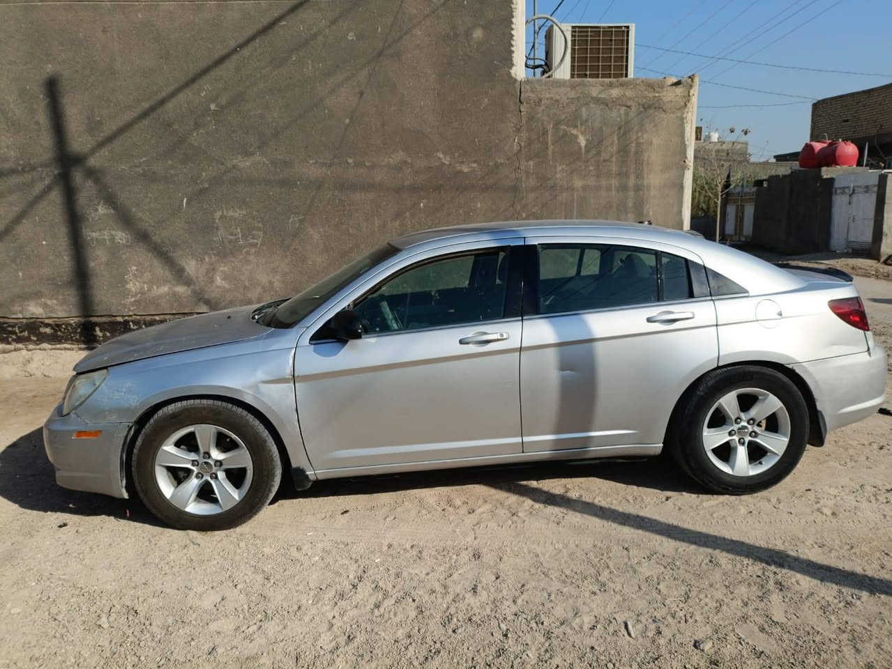 السلام عليكم
للبيع  كلايسلر سبرينگ موديل 2010 رقم أربيل 
مكاني بابل 
الگير مبدل مال گصه 
ويحتاجلها بعد ترتيبات بالحدادية الخلفية 
السعر 65 ورقة وبيها مجال بسيط للشراي 
متواجد مسنجر 
ورقم الهاتف ***********
