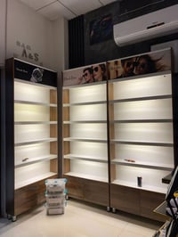 رفوف جديدة للبيع  ٣ قطع كل قطعة قياسها مترين في متر  مكاني بغداد اليرم...