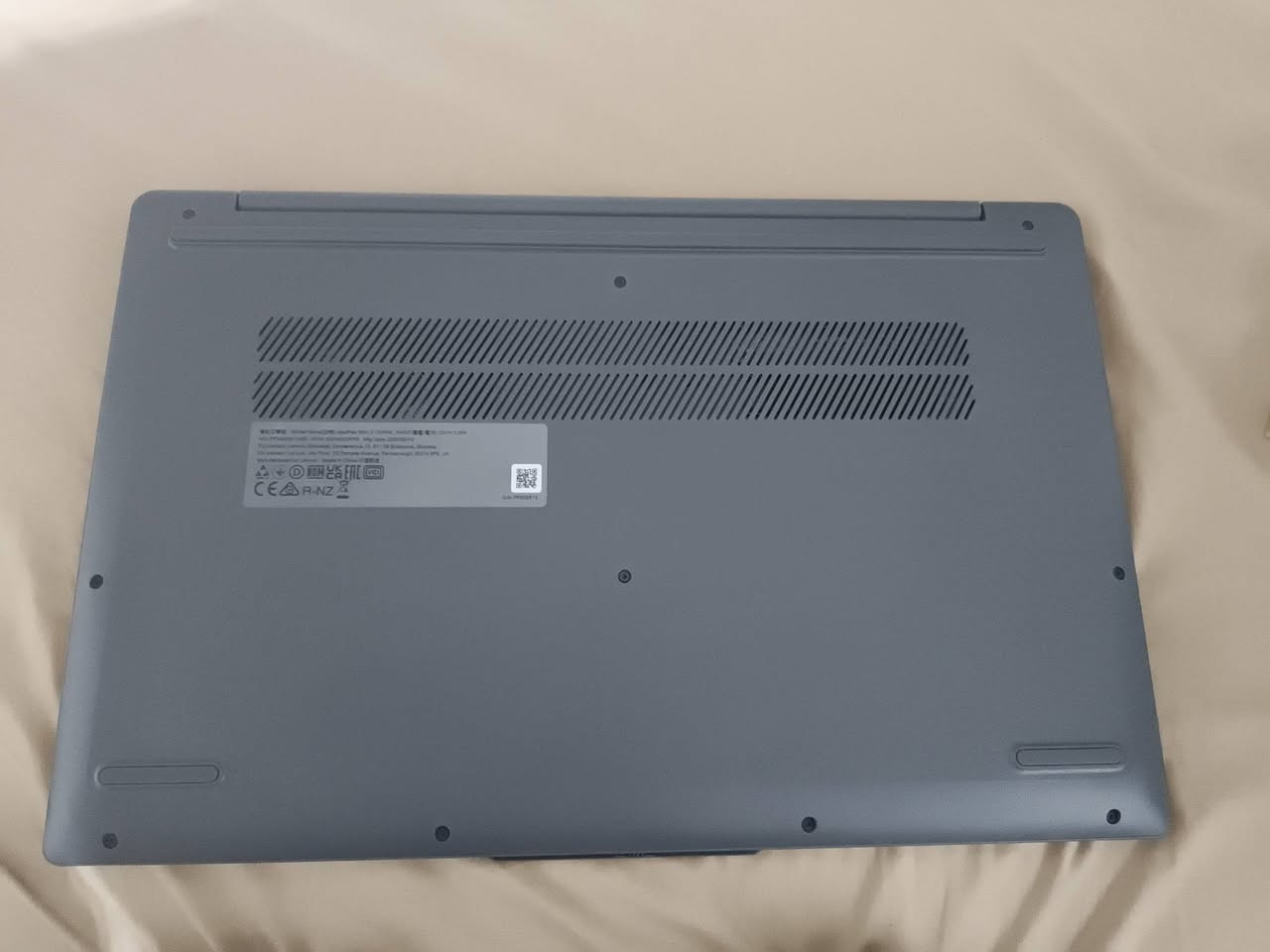 لابتوب لينوفو وندوز 11برو اشتريتهه قبل اسبوع ونص تقريبا وماضل عندي فراغ استعملهه اخو الجديد تجي وتشوفهه والمواصفات بالصور معروضه والكرت مدمج Intel(R) UHD Graphicsوالرام 8 رايدهه ب 550وبيهه مجال للماعنده للاستفسار على الماسنجر او على الواتساب ***********
