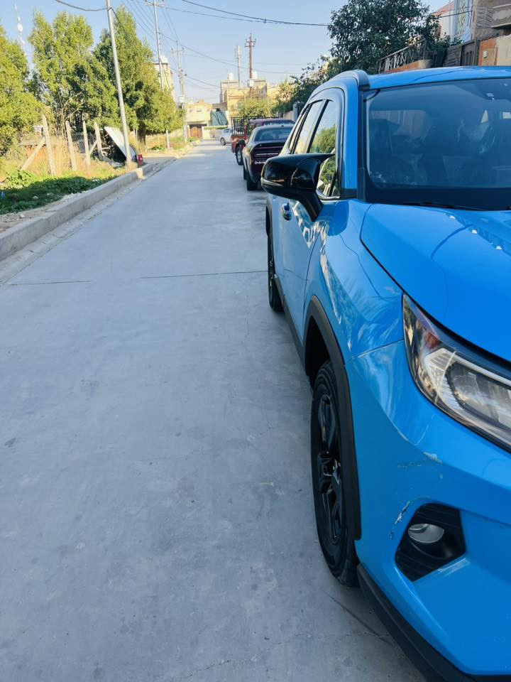 السلام عليكم حبايب راف فور 2021 فول مواصفات فئه xle فول ميحتاج اذكر مواصفاتها ماشيه 33 الف مايل ضررها كما موضح بل منشور قطعتين فقط جاملغ وبنيد وبيها رصعات بل قماره كما موضح في الصور كلشي ذكرت بل تفاصيل السعر 170 وبيها مجال 
***********
