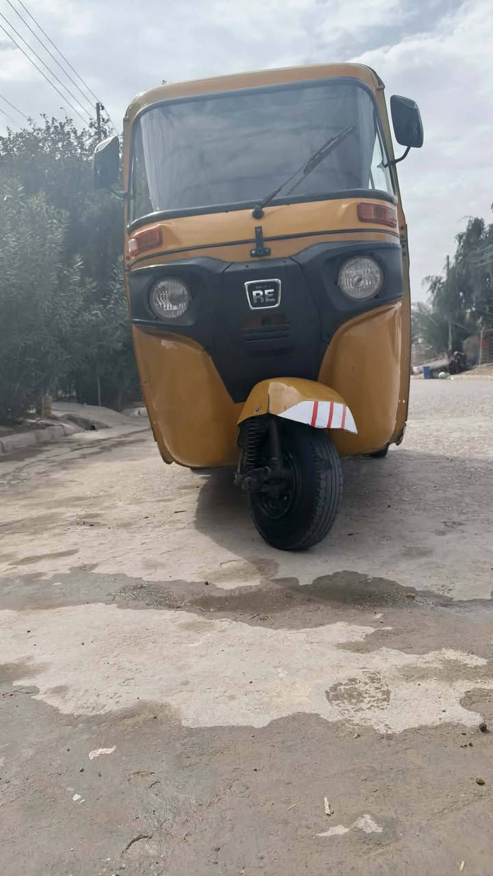 تكتك للبيع موديل21شهر5كشترها حلوه كفاله من الصبق ولمعجون ومكينتها مجفته لاتنقيص ولاتبخير رقم وسنويه مكاني اعماره المجر الكبير ***********هاذه رقم راعيها لحد يراسلني مكلف بل نشر
