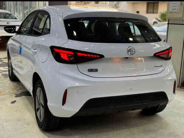 عررض الجوائز النقدية القيمة لفترة محدودة حتى نفاذ الكمية ❗️ توفرت مجموعة سيارات 🚘 MG3 موديل 2025 ضمان 6 سنوات 
تسليم مباشر
الفئات ( ستندر std/ نص مواصفات com / فول lux)

‎((بدون لوحااااات ))

‎المحرك 1500 تنفس طبيعي 
‎كير اوتماتيك 
‎شاشة ابل كار بلي واندرويد 
كامره خلفية
تحكم ستيرن جهتين 
لايت + بك لايت Led
‎حساسات خلفيه
حساس ضغط اطارات
عداد المسافة: صفر كيلومتر

‎السعر 13,730,000دينار بدون رقم

❗️ اربح الجوائز النقدية عند شرائك MG ❗️ 

‎للتواصل 📱 *********** 
‎متوفر واتساب + اتصال
