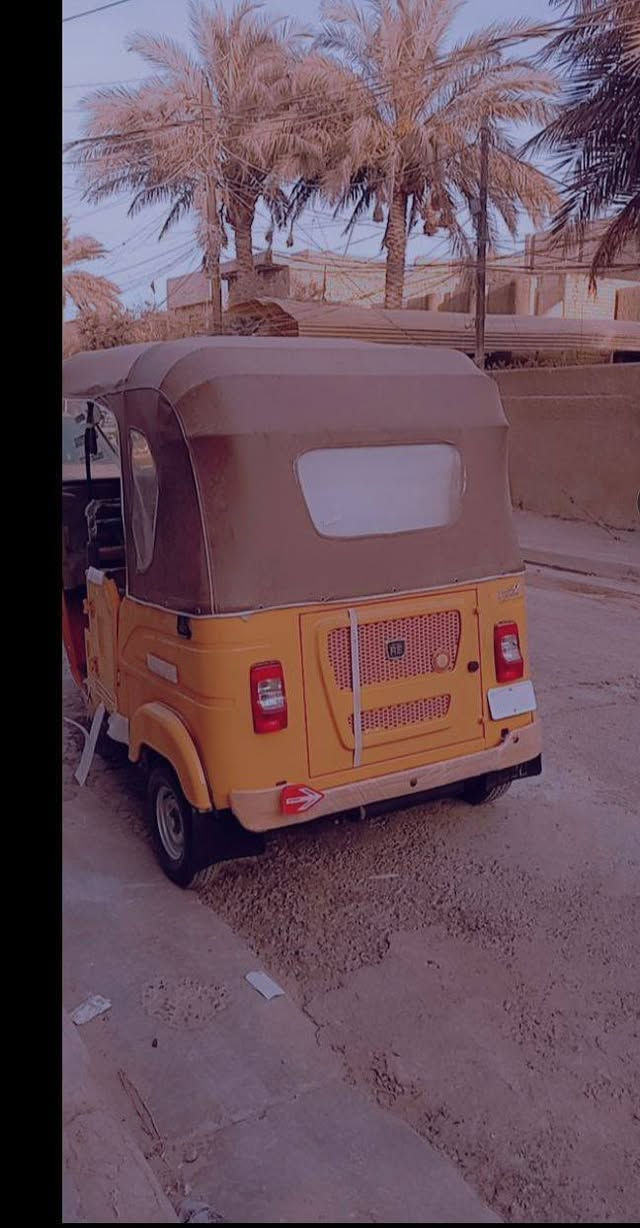 سلام عليكم شباب تكتك 22 شهر 9 كفالة عامة جانت محجوزة تكتك كلش نضيفة اوراق المصطفى كاملة 7 ورقات مستعجل علة بيعته دافع فلوس مرور دين ومحتاج سعر 6 و100 ست ملاين ومية مكاني بغداد جديدة رقم ***********
