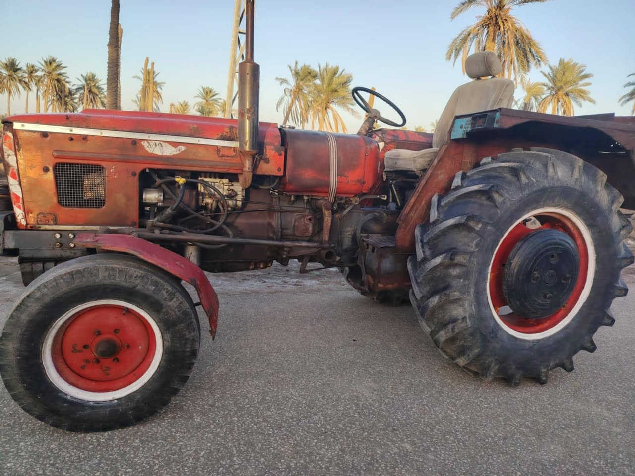 سلام عليكم مكينة عنتر البيع موديل 90رقم وسنوية ومداور مكينة جاهزة من كير وبم ومحرك وجهاز رفع وباور وباتري تخم تاير جديد وتخم ثكال خلفي امامي مكينة جاهزة نكرة سلف مع عربانة سكندرية لاتصال على الرقم ***********مكان ديوانية غماس
