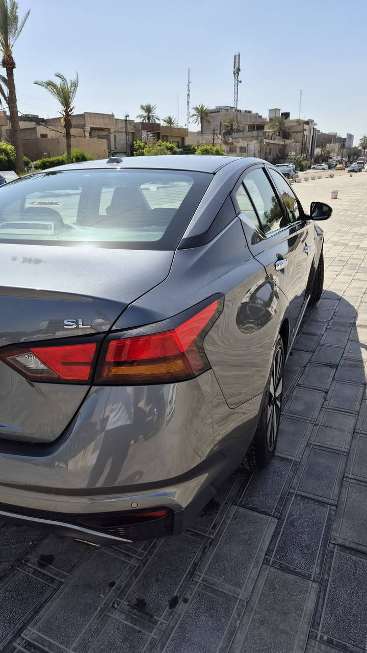 السلام عليكم ورحمة الله
SL للبيع نيسان التيما موديل 2020 فئه  يعني فول ١/١ جديده بدون اي نقص وارد امريكي ضرر قطعتين سطحيه بدون دواخل طبعا ماشيه 90,000 كيلومتر (قابل للزيادة) رقم اربيل سنويه باسمي شخصيا كير محرك صدر كله بلاد شركه بدون فتح صيانه دوريه وسيرفس جديد بدون اي نقص
مواصفاته
بصمة
سلايد
رادار امامي 
نظام خروج عن مسار فعال
داخل جلد كشنات حضن خياط
كشنات الاماميه كهرباء
سستم سماعات BOOS نوعيه فاخره 
هاند بريك بصمه
نظام اوتو هولد
داخل صاج فورميكا
تدفئه بالكشنات 
شاشه كبيره ومزوده بكار بلي 
كامره خلفيه 
اوتو استوب خلفي
نظام لايت زينون عدسه ابيض
اخوان ذكرت اغلب تفاصيله ومواصفاته والتجي فول وبدون نقص الحمد الله  
وسياره جانيه صارلي ٣ سنوات
رقم الشاصي : 
  1N4BL4EV1LC153992
مكاني بغداد / حي الجامعة
السعر / 138
رقم الهاتف / ***********
