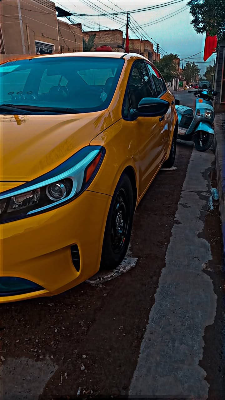 سلام عليكم فورتي مديل ١٧ نص فول ما عده البصمه والفتحه حادث الباب الخالفي الور السايق فقط الاستفسار الاتصال ما زنجر موجود ***********
