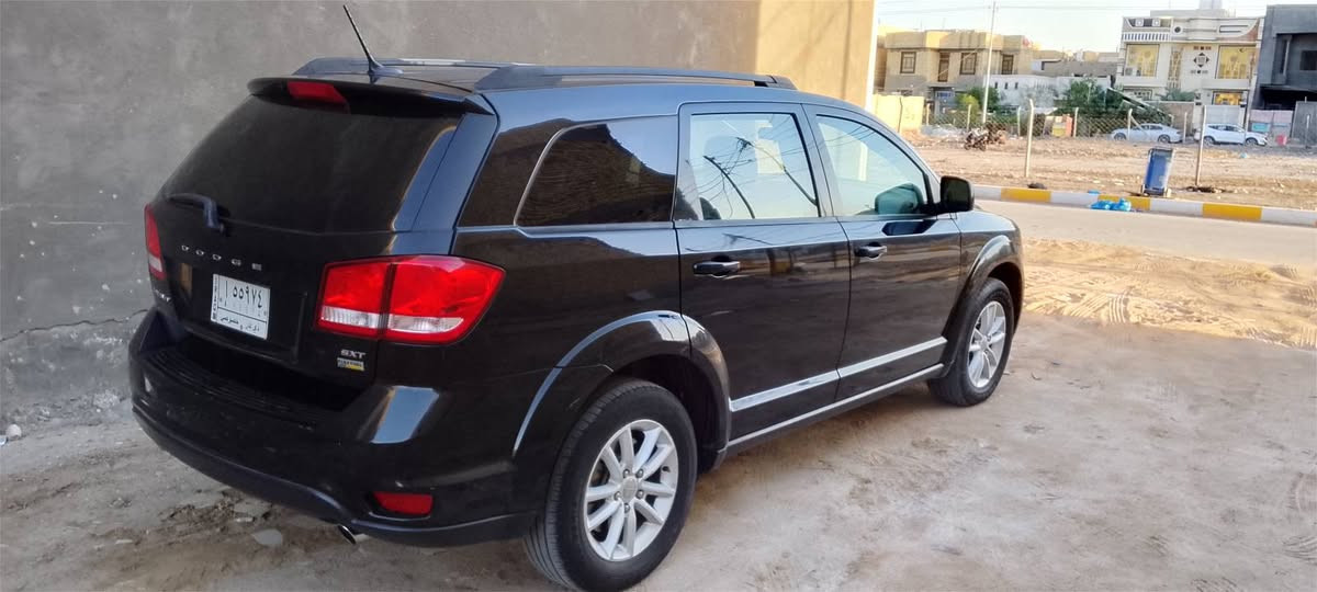 سلام عليكم دوج جورني موديل 2017 سته سلندر سبعه راكب ثلاث قطع تبريد مكينه وكير وحداديه مكفولات  حادث فقط بنبد مبدل تخم تاير SXT سياره حلوه مال جناي جديده وحلوه وجاهزه المكان الناصريه الاستفسار هذا الرقم ***********
