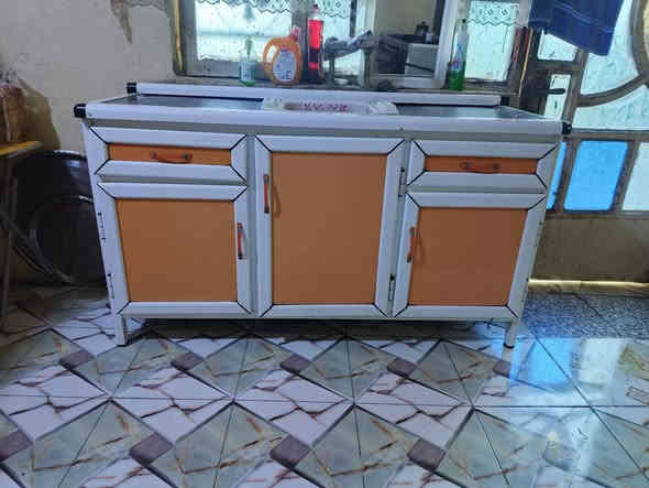 سلام عليكم عندي كاونتر لبيع طول مالته ٣متر  تزكام رايده يتوصل وياي عل هاذه رقم   ***********
