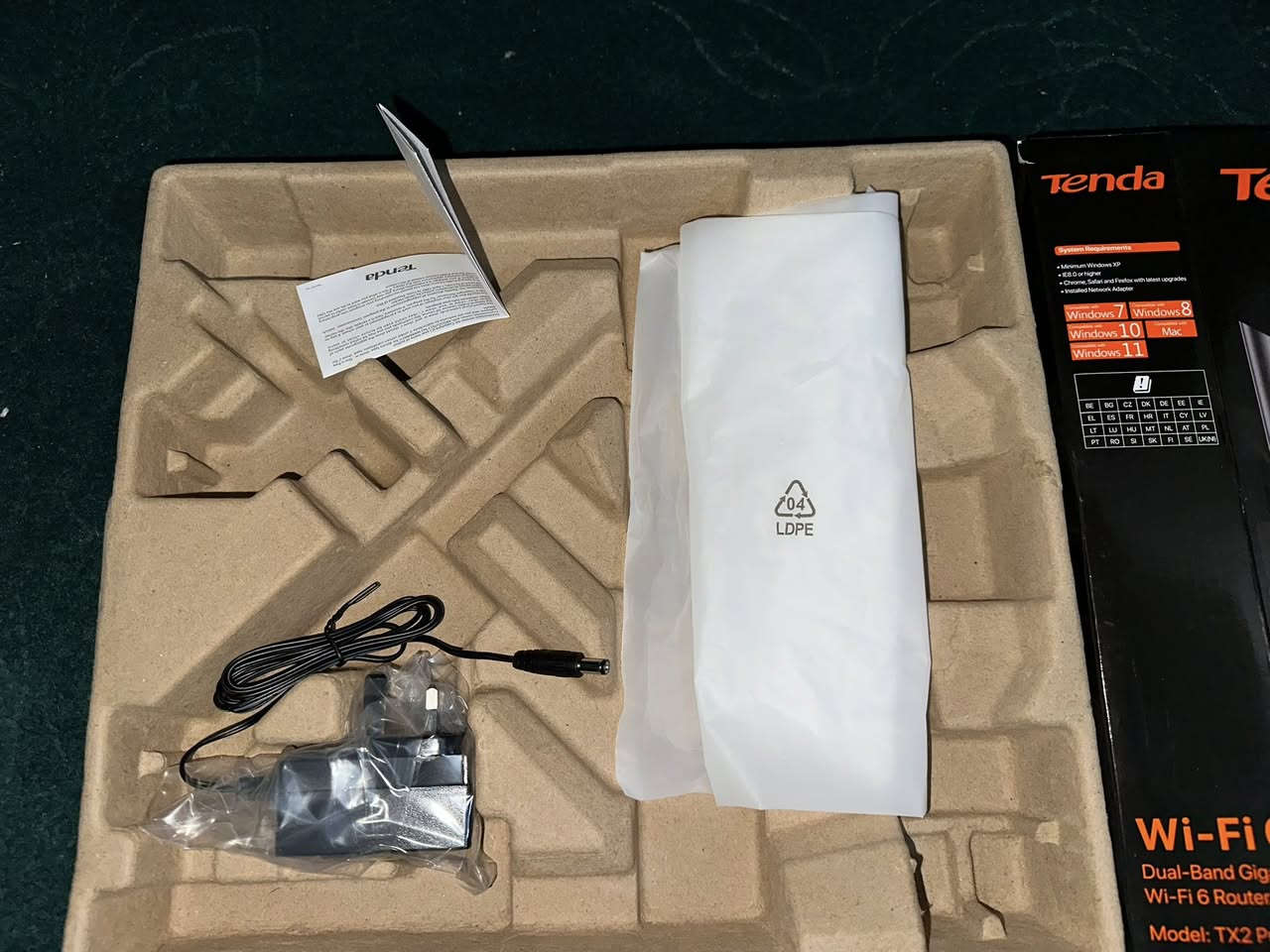 راوتر تيندا اسود 5 اريل مستخدم شهر النظافه 100‎%‎ شغال 100‎%‎ السعر مناسب جدا   ***********
