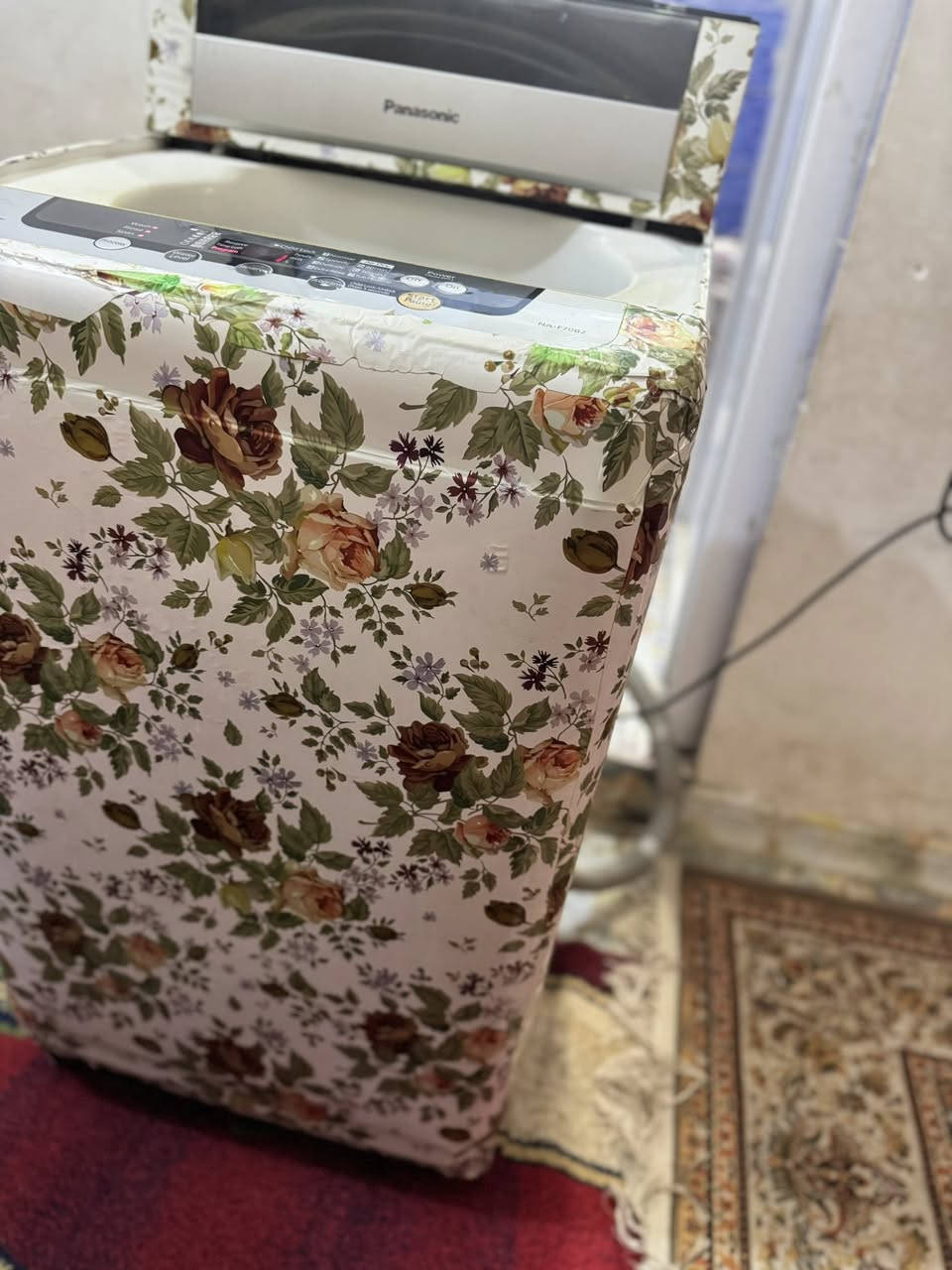 غسالة باناسونيك (Panasonic) 7 كيلو أصلية - بحالة ممتازة للبيع
تفاصيل الإعلان:
للبيع غسالة باناسونيك 7 كيلو (تايلندي أصلي)، الغسالة نظيفة جداً وشغالة 100% وبدون أي مشاكل.
• الموديل: Panasonic Eco Aquabeat
• السعة: 7 كيلو (حوض واسع وقوي).
• المميزات:
• نظام Eco Aquabeat لغسل قوي وموفر للماء.
• برامج غسل متعددة (سريع، ناعم، عادي).
• خاصية Air Dry للتنشيف السريع بالهواء.
• تحكم كامل باللمس وسهلة الاستخدام جداً.
• ملاحظة: الغسالة مغلفة بنايلون (ستيكر) خارجي للحماية من الرطوبة، وبداخلها نظيفة جداً كما موضح بالصور.

السعر: [  100 الف ] (بيها مجال بسيط للشراي الطيب).
المكان: ديالى - الخالص .
للتواصل: مراسلة الخاص


**إذا كنت صاحب هذا الإعلان وتريد حذفه لأي سبب، رجاءا أرسل رسالة إلى الدعم الفني**