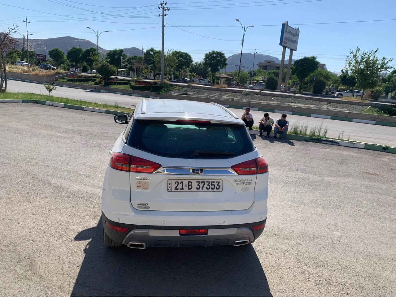 بەناوی خوای گەورەو میهرەبان جیلی ئێم گراند مۆدێل ۲٠۱۸ بێدەعمو لێدراو تۆماتیک دەبل ئەکسل بەسمە ٤ تایەی لۆکی لەسەرە بێبۆیاخ مەکینەی نەکراوەتەوە سعری ۱٠٥ معامەلەیەکی برایانە بەس گێری کراوەتەوە بێ عەیبە  *********** رانية, السليمانية
