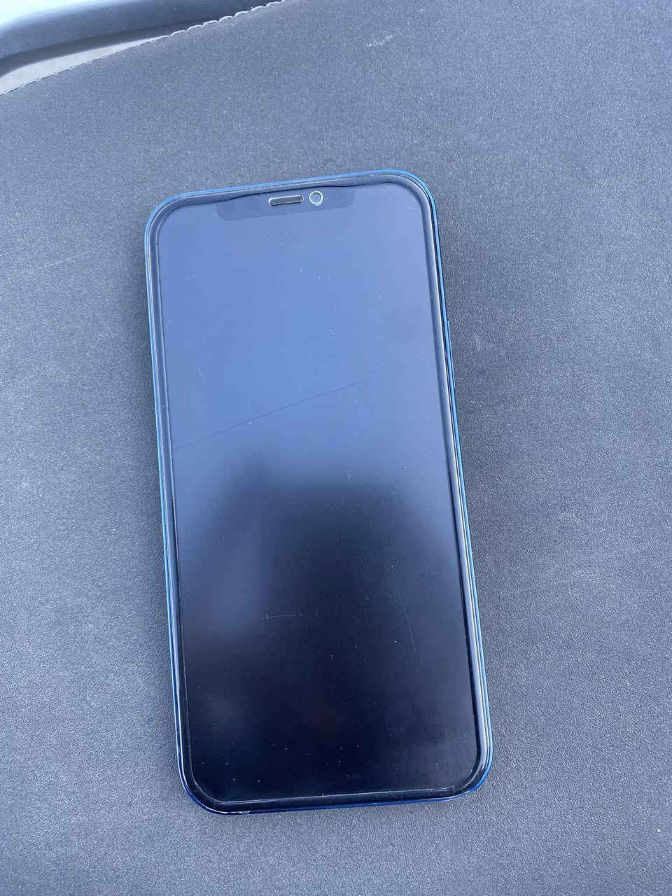 السلام عليكم 
ايفون ١٢ عادي 
ذاكره 128 
بطاريه 76 
مستبدل شاشه اصليه 3 خيارات 
والفيس ايدي واكف 
والسماعه الفوك واكفه 
مراوس ايفون 11 برو ماكس او بيع 150 مكاني حي اور 
رقمي ***********
