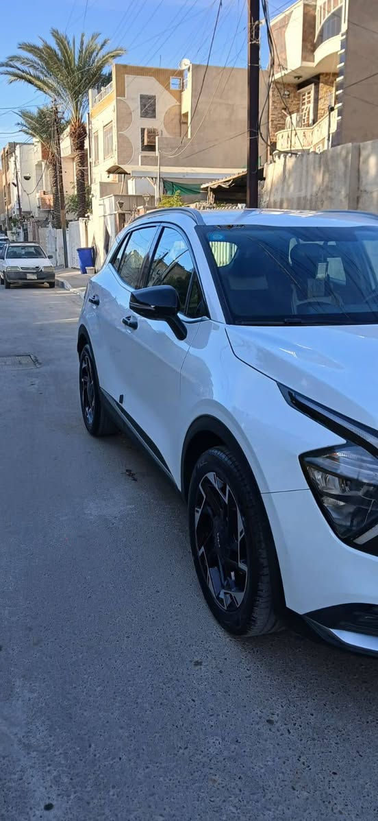 السلام عليكم للبيع كيا سبورتج ٢٠٢٣ وراد خليجي رقم بغداد السياره مكفوله كفاله عامه من البارد ولتبديل ولصبغ سياره جديده ماشيه٢٩الف كير مكينه تبريد كله مكفوله السياره فول موصفات عده البنوراما السعر ٢١٥ وبيه مجال للستفسار***********بغداد الطالبيه بغداد, العراق
