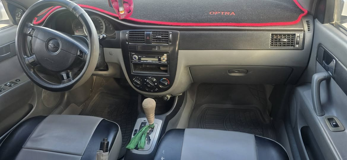 السلام عليكم
شوفر ليت اوبترا 2011 خليجي رقم كربلاء انكليزي بأسمي سنويه لل٢٩ مكينه ١٦٠٠ مكفوله كفاله عامه من كلشي ماعده بارد بسيط بالجاملغ السيارة جديده وجاهزه مكفوله من الصبغ والضربه  مكاني الديوانيه قضاء عفك  السعر ٩٠ وبيه مجال 
رقمي ***********
