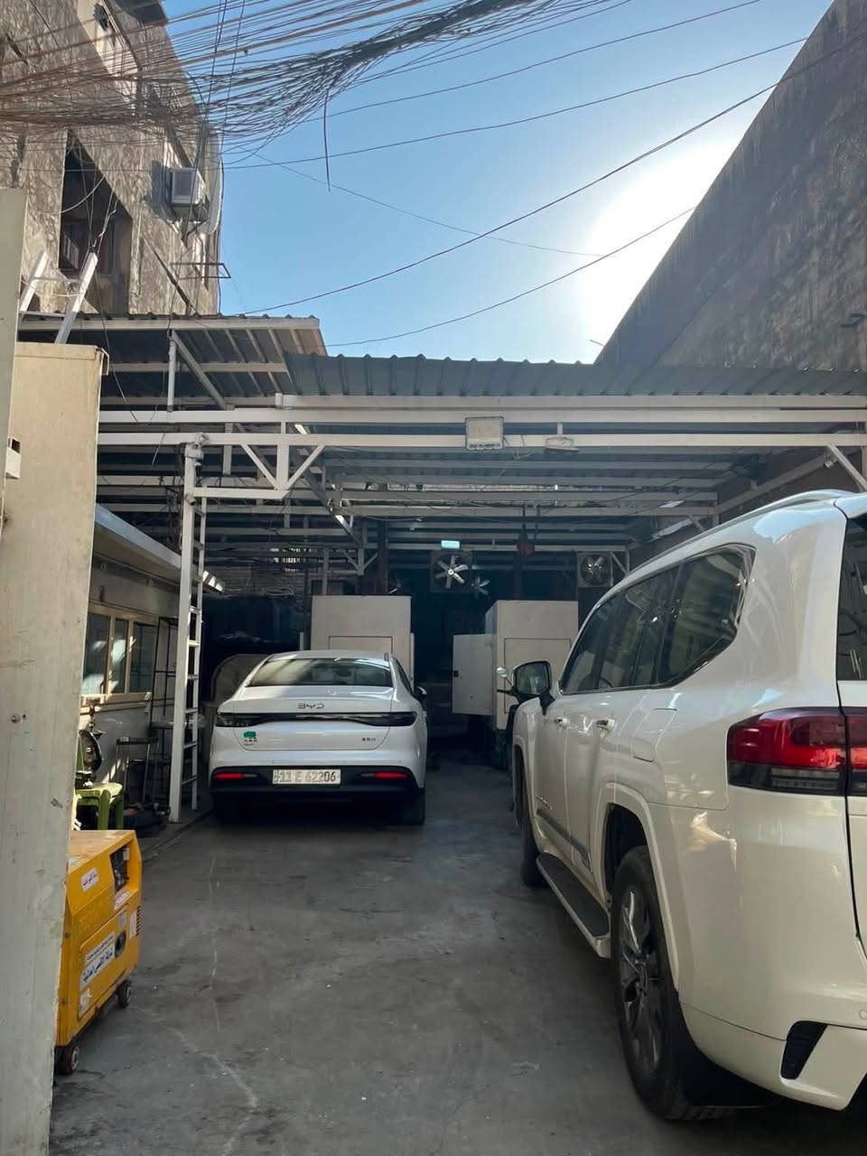قطعة ارض للبيع داخل فرع الانباري كرادة داخل تصلح كأستثمار وتصلح سكن حاليا بيها مولدة مساحتها ٢٠٠ متر 
***********
