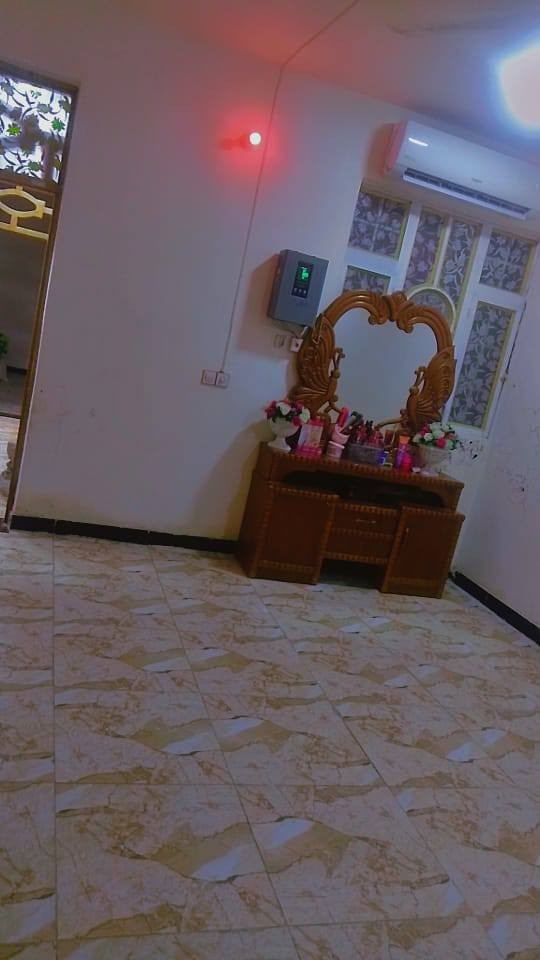 📍دار سكن للبيع في حي الحكيم قرب الدبية 📍
~~~~~~~~~~~~~~~~~~~~~~~~~~~~~~
🔹المساحة 180 متر طابق واحد 
🔹عرض الشارع 10 متر 
🔹السعر 53 مليون وبي مجال  
…………………………………………………………
⚜️للاستفسار الاتصال على الارقام التالية :
📲***********📲 علي شاكر الاماره
📲***********📲
