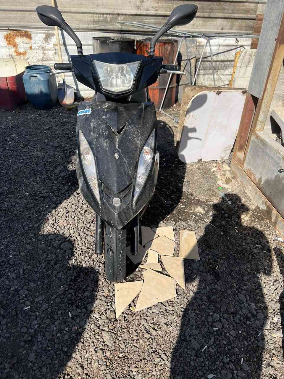 السلام عليكم GTR. للبيع الدراجه نضيفه مالرمبة الله شاهد كله دهن امزويل ادير وبانزين محسن الدراجة خير من الله المكان بغداد الغزالية ***********
