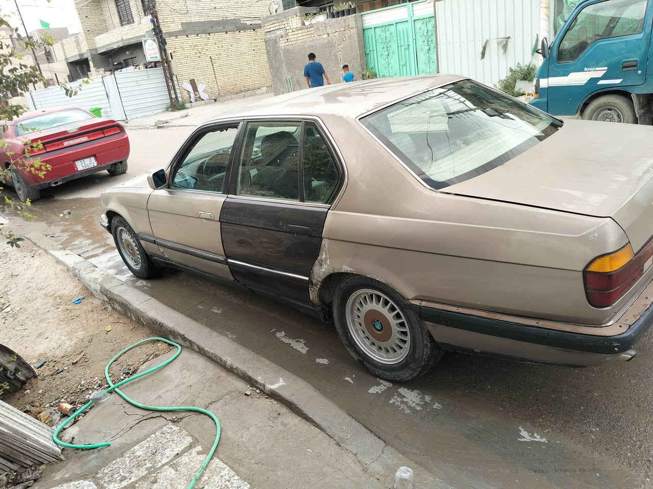 السلام عليكم عندي بي أم دبليو للبيع حجم 735 موديل 92 مشروع وطني بسمي محور مكينة وكير ففتي رأس الثور رقم كربلاء كهربائيات كلهه شغاله كشنات كهرباء شغاله تبريد شغال صدر جديد سياره حلوه تقفيل ريمونت عن بعد السعر 32بيهه مجال بصيط المكان الزعفرانيه تلفون ***********
