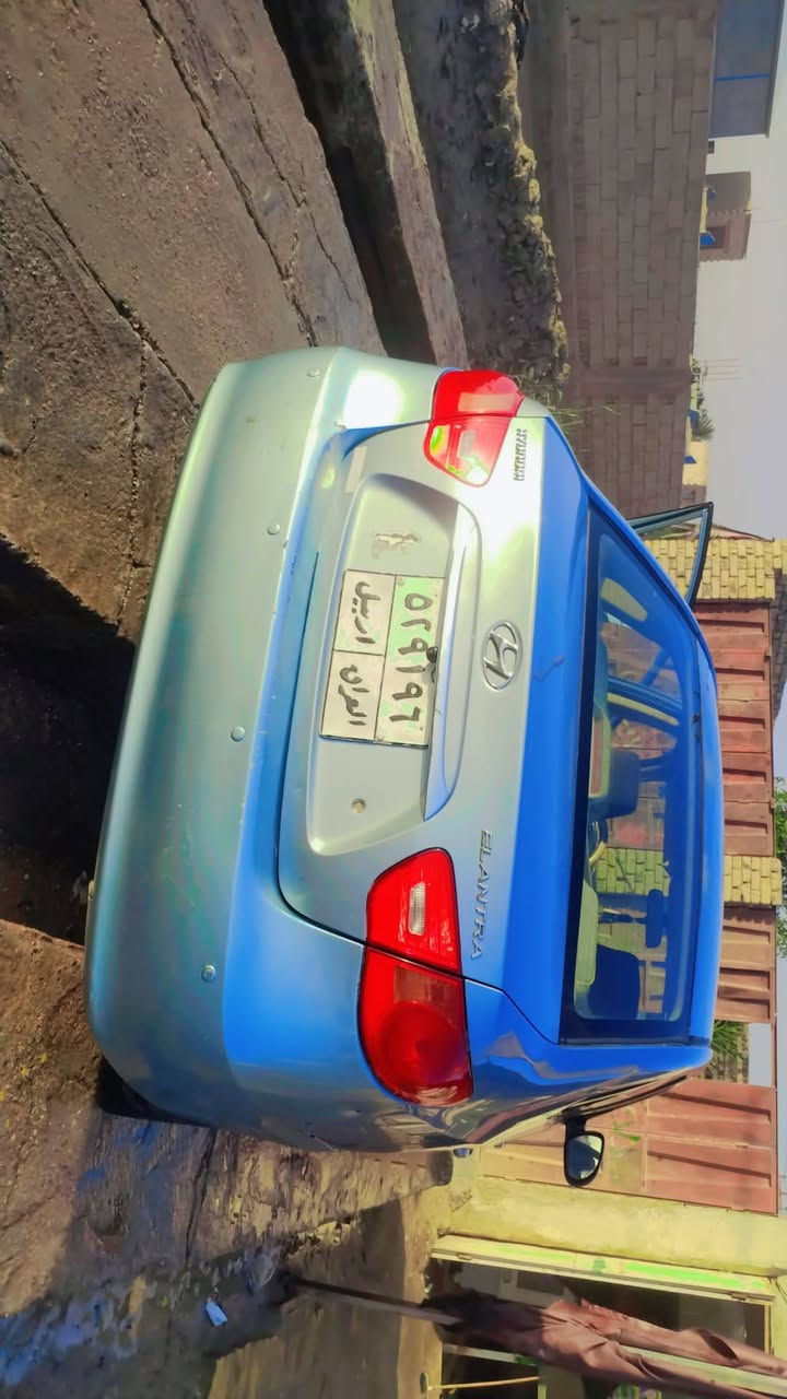 السلام عليكم انترا للبيع موديل 2011 وارد خليجي شام ولا والباب صبغ تريد وكاله تريد تحويل جير ماكينه كفاله حداديه كفاله المكان ديوانيه السعر خاص ***********
