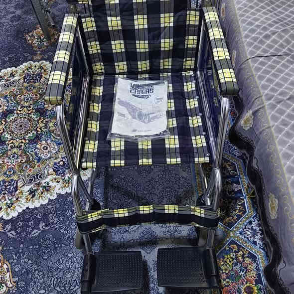 كرسي متحرك لذوي الاحتياجات الخاصة صنع ياباني المنيوم بالكامل عرض المقعد 40 تاير 16 نظافة تامة 100,%.. استعمال يابان فقط الاتصال او المراسلة فقط ***********
