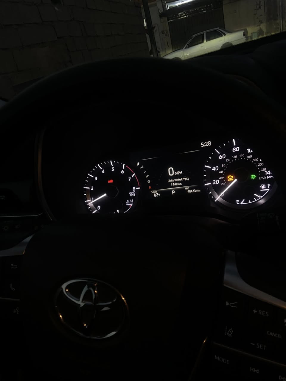 هايلندر للبيع
فئه XLE
رقم أربيل ضرر .
  قطعتين صبغ جاملغ خلفي وباب خلفي
ماشيه 48 ميل 
سعر 30 الف / يعني 3 شدات قابل للتفاوض 
مكان سياره لانبار
***********
