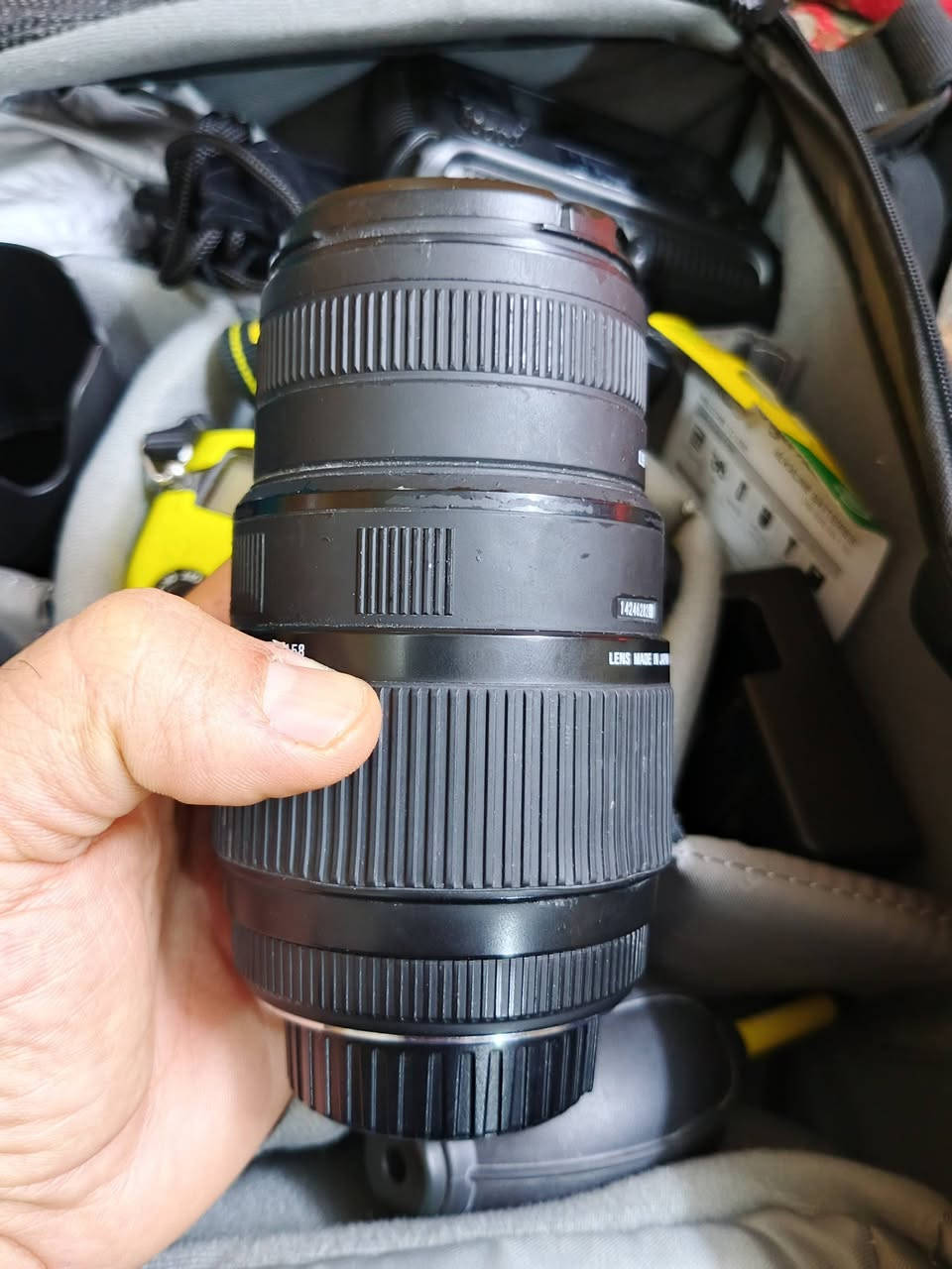 سلام عليكم

عندي كامره D 7200 نيكون نضيفه جدا

الملحقات 

1_ عدسه 70/300 رياضي

2_ عدسه 130 ملم تصوير اشخاص

3_  عدسه 18/140 ملم

4_ هود رياضي عدد 2

5_ فلاش لقطه ماركه GOdox

6_ فلاش مستمر تصوير فيديو

7_ ستان هايدروليك ثقيل 

8_ جنطه ضهر مقسمه مطريه 

9_ بطاريات كامره عدد 2

10_ توصالات نقل الصور من الكامره الى الموبايل والحاسبه

اخواني عده التصوير جاهزه 100/100

وشرط النضافه مستخدمه جدا قليل فقط محرم مده 10 ايام 

للبيع او المراوس بموبايل ايفون 

السعر 900 الف 
مكلفتني فوك المليون الله شاهد
مكاني البصره / الجمهوريه 
***********
جوده الصوره شوفها واحكم
