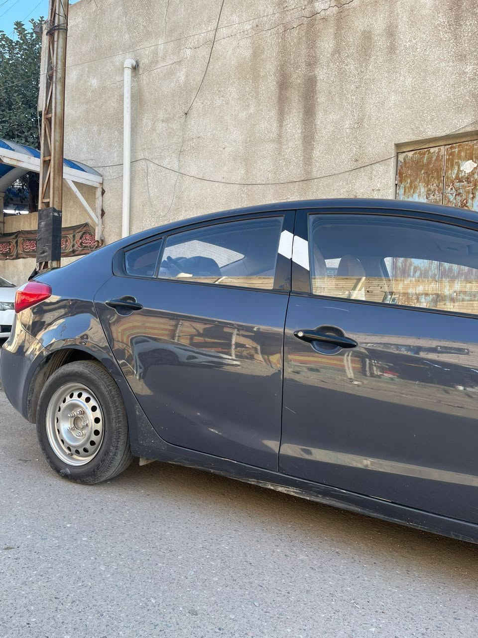 كيه  سيراتو   خليجي مديل 2016  كفاله  من الضربه ول صبق   بس الدوسه بيه خسفه  السياره حلوه  محرك  الف وستميه دوش    تبريد  شقال تدفه  حداديه  جديده  تايرات   جدد العنوان  البصره الرقم *********** السعر 118
