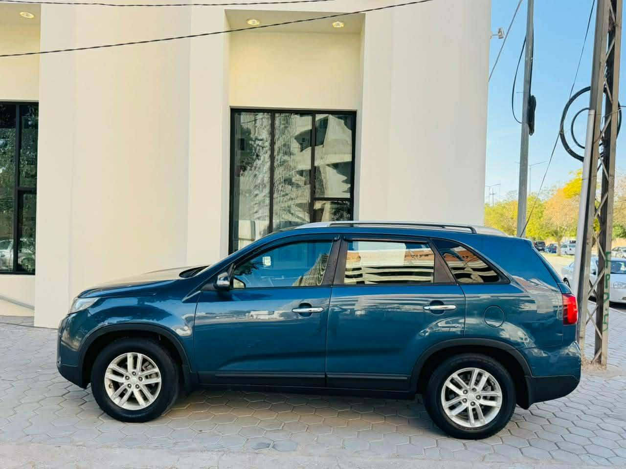 السلام عليكم ورحمه الله وبركاته 
مطلوب مراوس بدوج كرفان حسب القناعه 
كيا سورنتو 15 امريكي قطعتين حادثها جاملغ اليمنه وبنيد مبدلات وبلعراق شخط البابين اليمنه مرشوشات فقط 
رقم دولي بسمي 
مكينه 4 سلندر جي دي اي 
مكينه وكير بحاله جيده جدآ مكفولات 
تدفئه كشنات الاماميه شغاله 
تدفئه وتبريد شغال 
شاشه وكامره بلا
تحكم ستيرن جهتين 
مانع نزلاق 
مثبت سرعه 
نظام ايكو 
مودات قياده 
صدر امامي خلفي جديد 
جامه اماميه جديده 
كهربائيات كلها شغاله 
فقط اللايت الناصي ضعيف 
العالي زنون 
ماشيه 180 الف  وقابل للزيادة 
دوشة بلاديه 
ارضيه جلد 
كير اتو وعادي 
هند بريك رجل 
وبعد بيها مواصفات 
مواصفاتها معروفه 
مكاني بغداد 
***********
