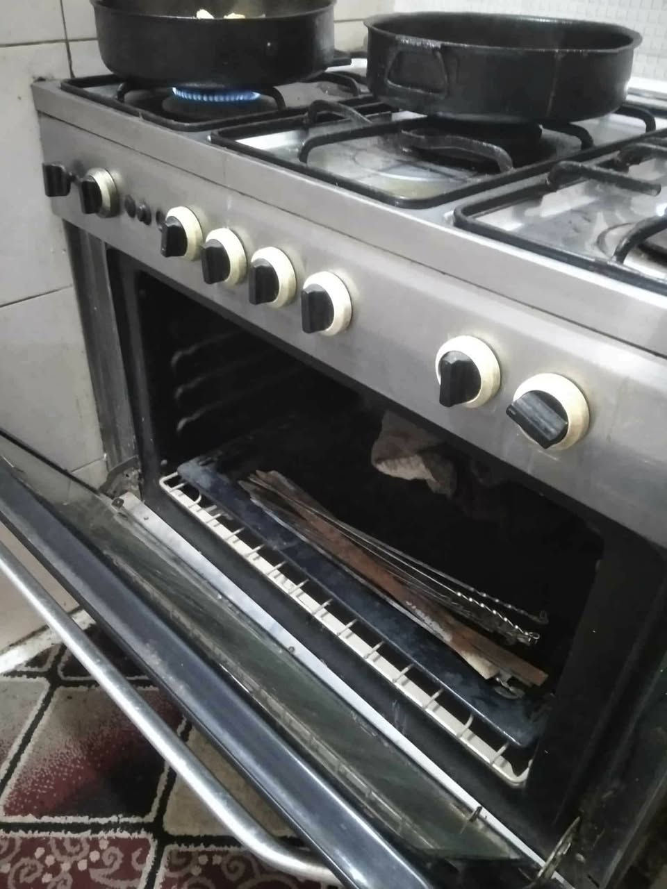 غراض للبيع كلمن وسعره و مكانه فقط الشراي يدخل خاص


**إذا كنت صاحب هذا الإعلان وتريد حذفه لأي سبب، رجاءا أرسل رسالة إلى الدعم الفني**