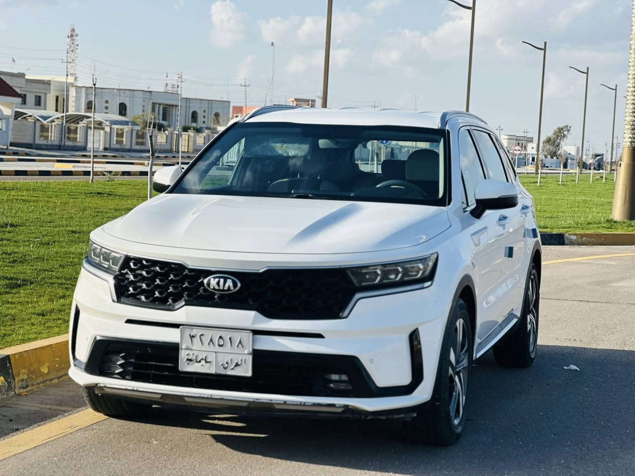 السلام عليكم.  للبيع. سورنتو. موديل 2021 خليجي
رقم سليمانيه.  تحويل مباشر.    

بيه بارد شبر. الباب خلف سايق.  والباقي مكفول

فول مواصفات عده بانوراما  بصمه+بصمه ابوب.  مري. شفط.  محرك V6   تبريد 3 قطع.  7 راكب. شحن لاسلكي شاشه متصل. حساسات خلفي امامي. بردات خلفيه. تشغيل عن بعد صندوك كهرباء  سياره جديده 

محرك. كير مكفولات. . صدر. تبريد كله. جاهز 

السعر. 265 وبيه مجال 

مكان الانبار. الكرمه. قرب الجنسيه

 رقم الهاتف. ***********
