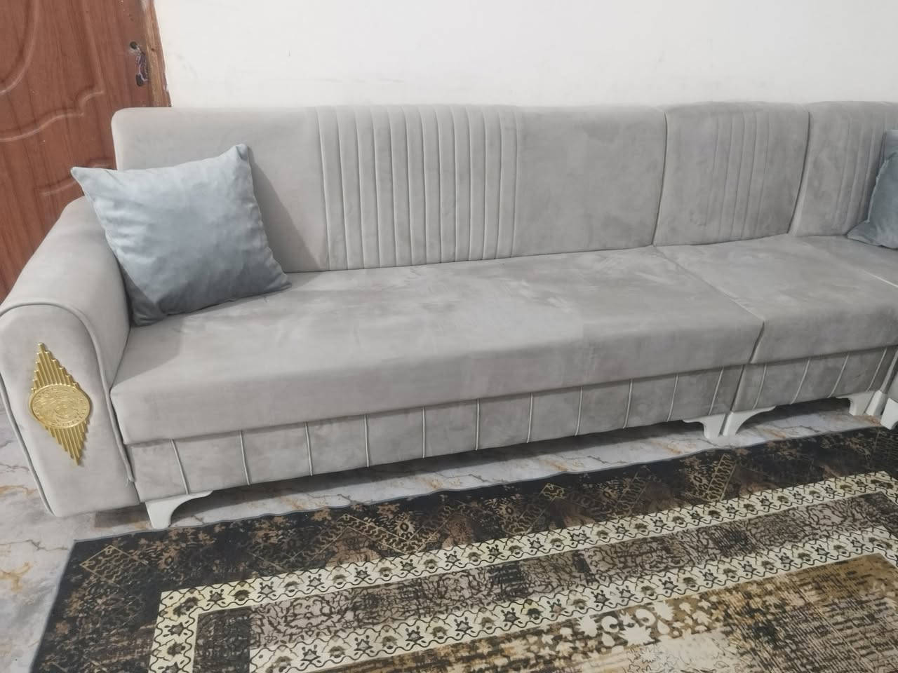 ديوان ١٠ مقاعد تفصال جديد نضافه ١٠٠/١٠٠ السعر ٢٩٠ نهايته
المكان ابو. غريب الناحييه موجود توصيل 

***********
