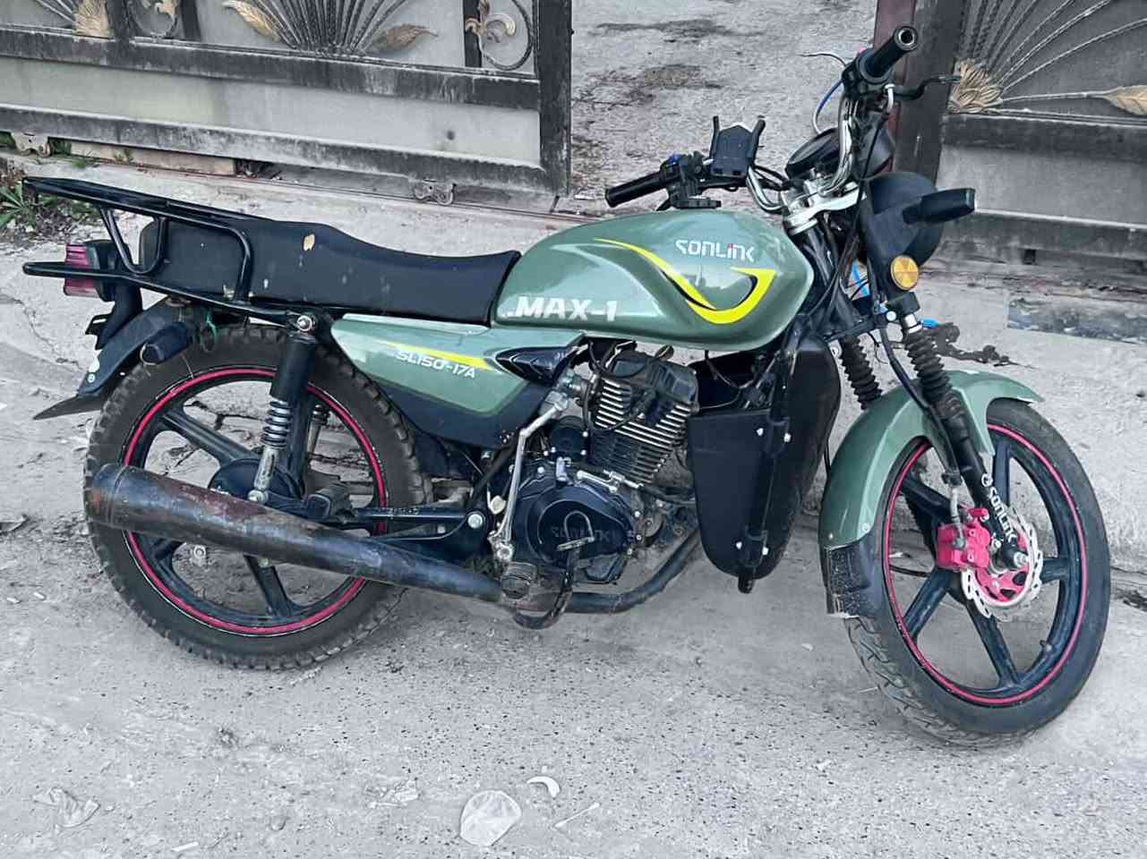 سلام عليكم دراجة ماكس سونك خير من الله كهربائيات كلهن شغالات اوراق كاملة سعرها ٧٢٥ قفل رقمي موجود بس واتساب ***********
