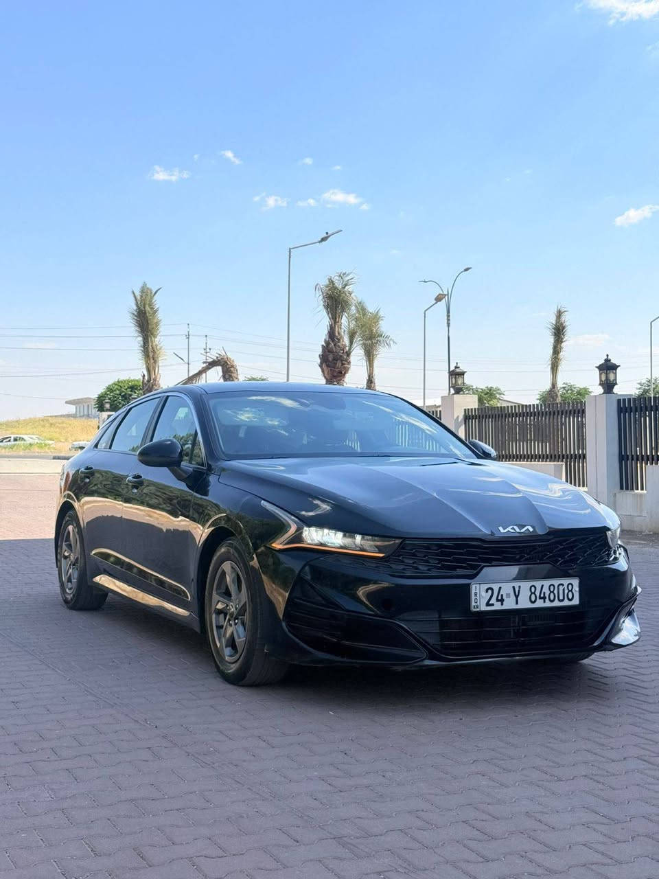 سلام عليكم  K5 2023
 بصمة تشغيل بصمة بيبان تشغيل عن بعد بصمة صندوق شاشه كبيرة كامرة خلفيه اوتو هولد هند بريد بصمة وبيه بعد مواصفات
حادثه بنيد صبغ وبيه رصعه بالشاصي
سعره  مناسب 135 ورقه وبيه مجال 
مكانه بغداد المنصور
الاتصال على الرقم ***********
