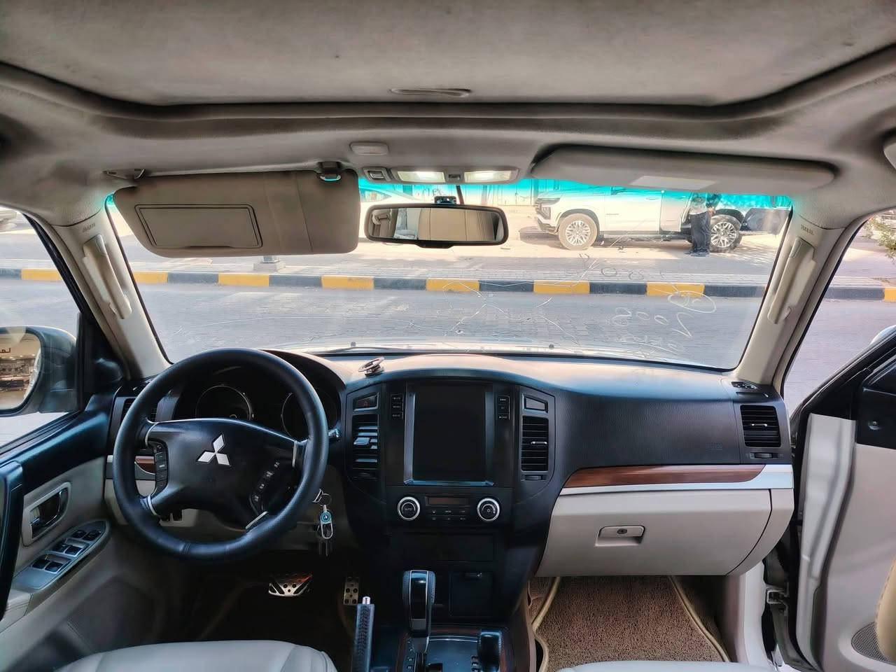 السلام عليكم
باجيروه موديل 2008 حبتور فول موصفات
سياره جازه مابيه نقص
كفاله عامه من الصبغ والتبديل والبارد
رقم بغداد بسمي 
السعر133$ بيه مجال قلل
 النجف الاشرف
*********** واساب
***********
