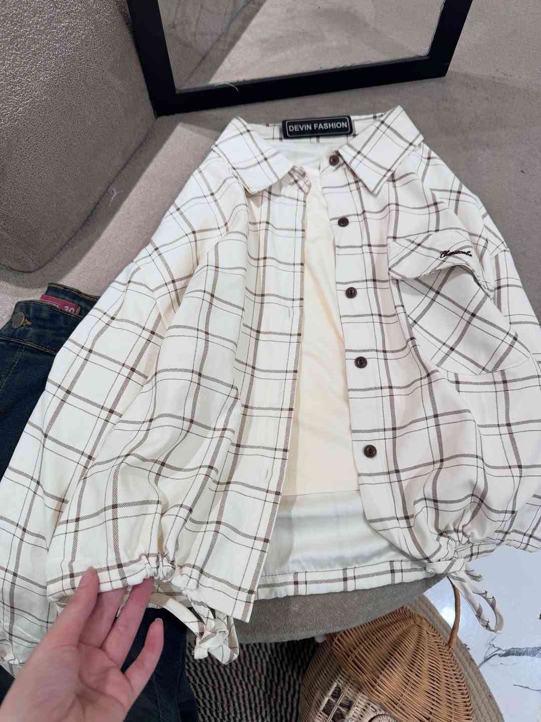 قميص كاروهات قصير مع توب كوالتي عالي 
متوفر ب 5 الوان 
 طول القميص 60cm
فري سايز يلبس 38-44
كيلوت وايد ليك كصه عدله طول كامل 
قياسات 36-46
#اكسبلور_فولو #اكسبلورر #اكسبلور_explore #اكسبلورexplore #اكسبلور_العراق_السعوديه_الاردن_ايران_الكويت_طق_لايكات_كومنت_يلاا💙


**إذا كنت صاحب هذا الإعلان وتريد حذفه لأي سبب، رجاءا أرسل رسالة إلى الدعم الفني**