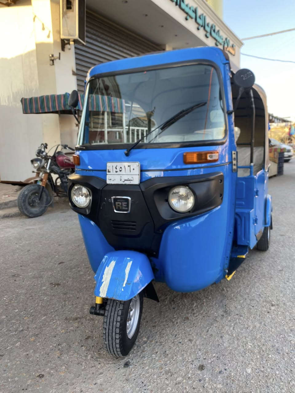 سلام عليكم تكتك للبيع رقم بصره بسمي تحويل ثاني يوم بيه بس هاي الموضعحه بل صوره والباقي مكفول محركه مبدل بوش وبستم ***********  ب 7وربع
