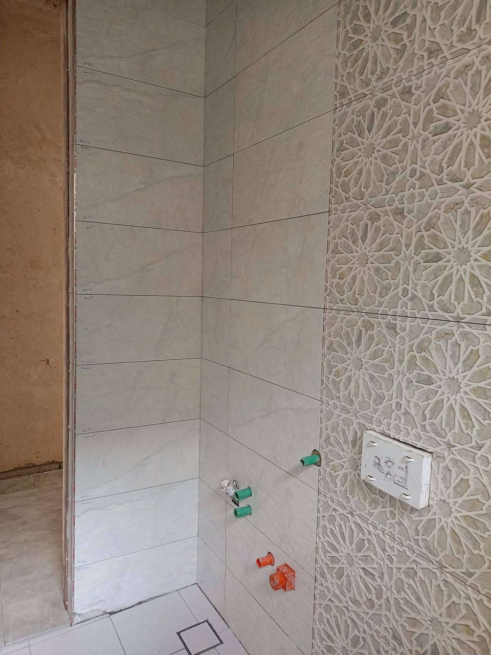 السلام عليكم خلفة سيراميك رضي جدران مرمر متفرق ستلام مهندس رقم ***********
