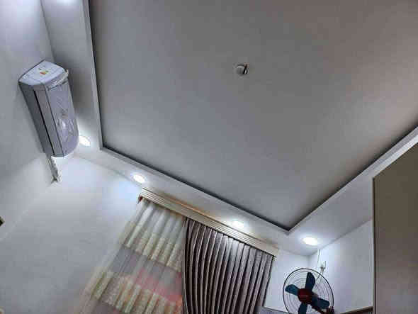 بيت مساحة 83 متر اقرار محكمه  
العنوان حي الذهب خلف طاقة حي الحسين قرب سوق الصيادين
 يتكون من طابقين 
الاول  براني وصاله ومطبخ وصحيات 
الطابق الثاني غرفتين مع صحيات 
كونكريت مسلح للطابقين 
السعر 62 مليون 
للتواصل ***********
او مراسلة صفحه
