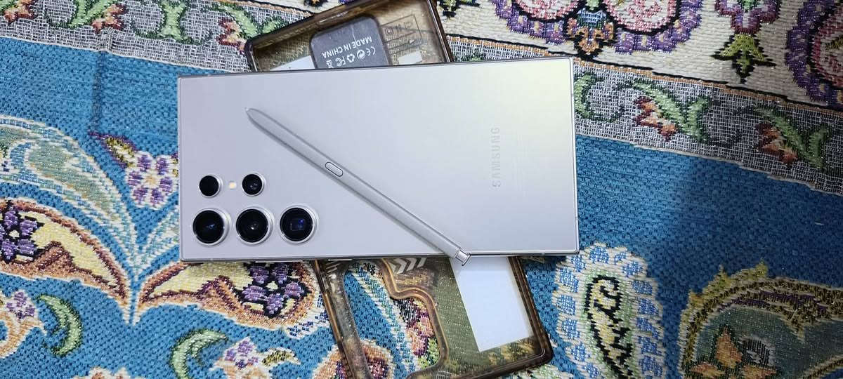 سلام عليكم شباب اس 24الترا ذاكره 256 شرق اوسط سعر 950وبي مجال ***********
