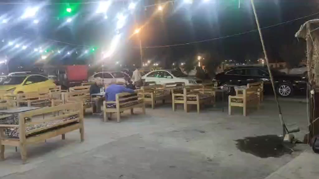 سلام عليكم اخوان عندي مقهى ومطعم في كورنيش الجسر العتيق للبيع بسعر مناسب موقع مميز معى كافت ملحقات فقط تنضيف وفتح المقهى صارلو ٩اشهر معزل المكان ركن في الكونيش على الشارع العام وبقيت التفاصيل خاص 
الاتصال ***********
