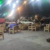 مقهى مطعم • كورنيش الجسر العتيق • ركن شارع رئيسي