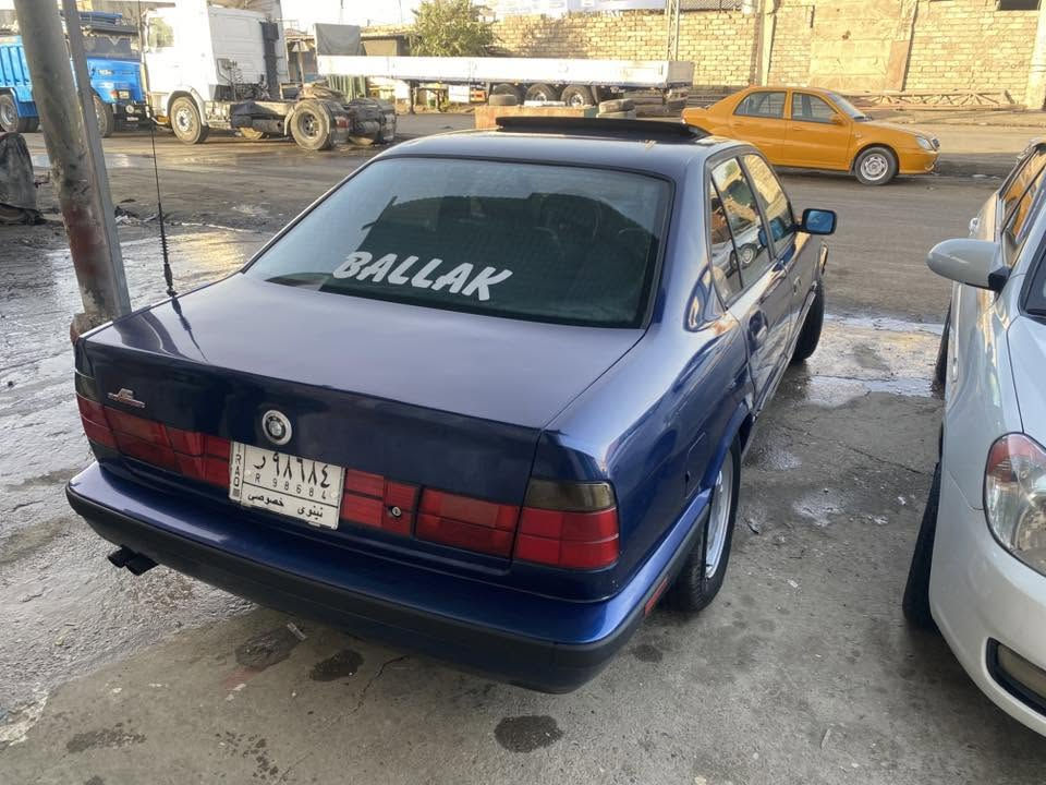 BMW525
موديل93
فول كشنات كهربائي تنته كهربائي 
تبريد ثلج ❄️ تدفه 
محرك دجتل كير شرط 
منضومه زنون ناصي 
لون مميز 
بجم عريض 
رقم نينوى 2029
تحويل ثاني يوم 
رقم موبايل ***********
السعر 79
وكلشي اكو بل سوك
