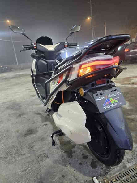 السلام عليكم 
دراجة شحن موديل 25 🛵
استخدام اقل من سبوعين ✌️
شركة الاخوين من محمد مزهر 🤝
ام بي ثري بلوتوث 🎶
الانارة ال اي دي متغيرةة تنربط ع التلفون وتختار اللون الي يعجبك 💡
علمآ سعر الدراجة الجديدة مليون و 300 الف 💰
مكاني الشركة مقابيل مدينة العاب السندباد 📍
السعر مليون و 100 قفل 🔒
للأتصال *********** 📞 الرمادي
