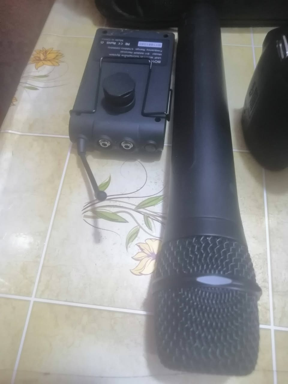سلام عليكم عندي هاي كامره مستعمله شي بسيط هية ملحقاتها شلع سعرها ٤٥٠ بيها مجال بسيط مكان ديالى واتس ***********
