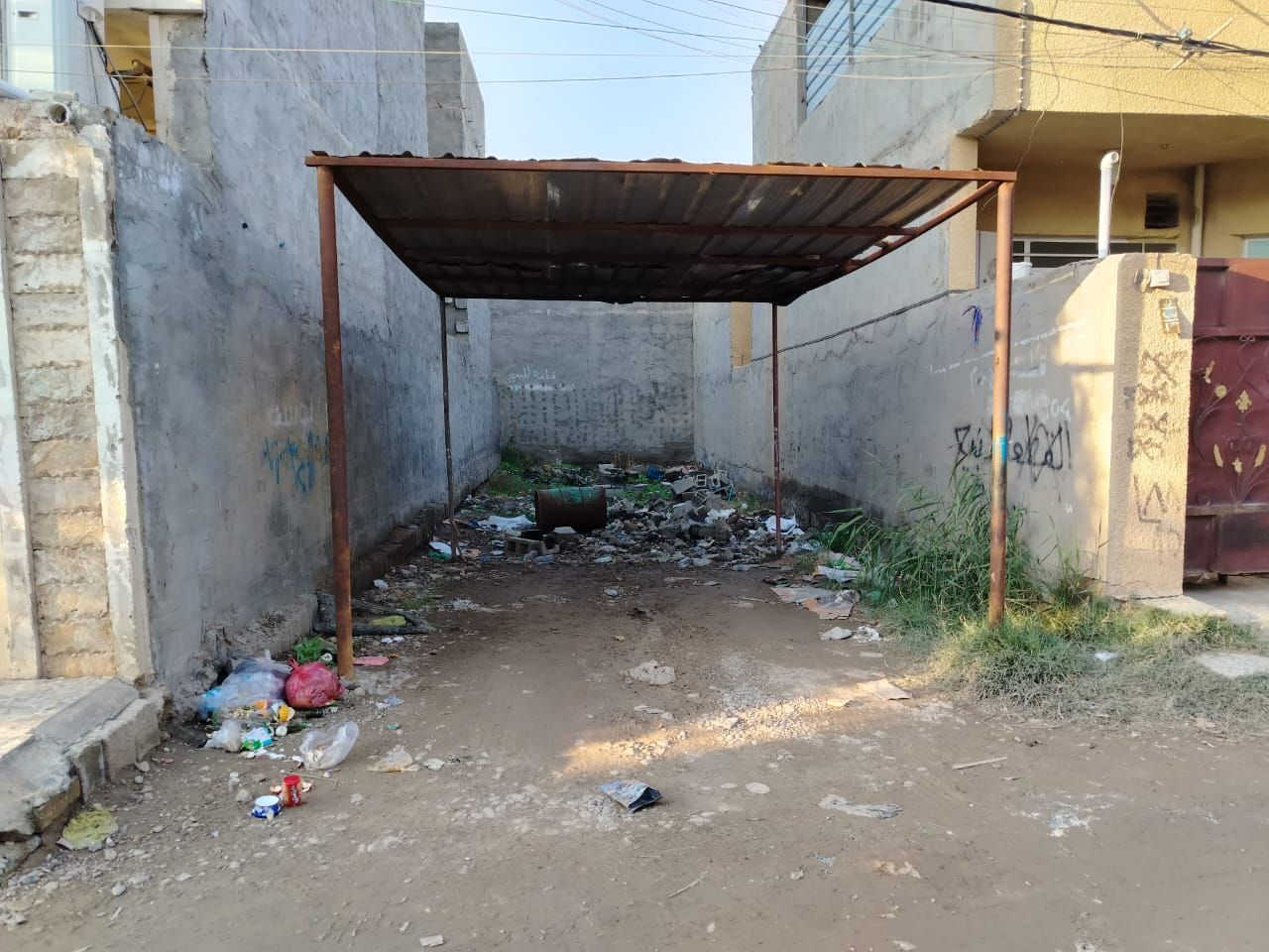 قطعه ارض١٠٠ متر للبيع في الراشديه سبعه نيسان خلف مدرسة الاحنف الابتدائيه للاستفسار الاتصال على الرقم او واتساب***********
